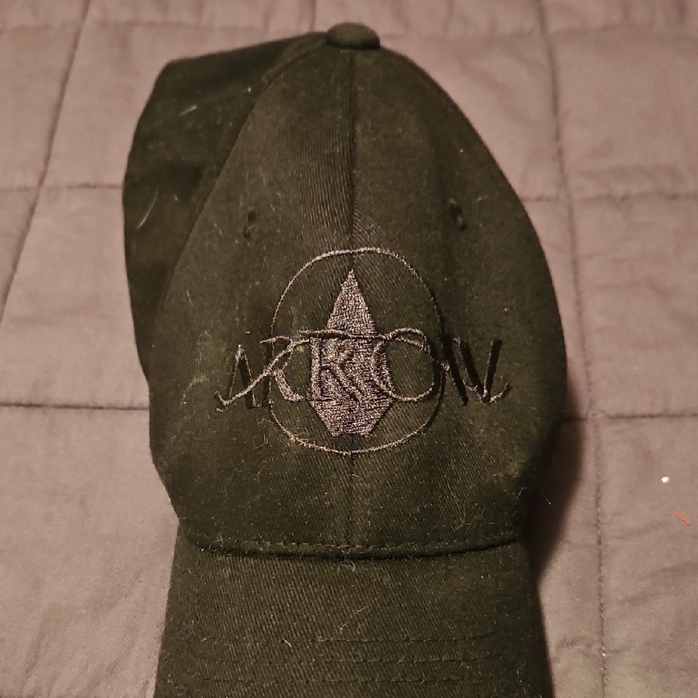 Black CW Arrow Cap